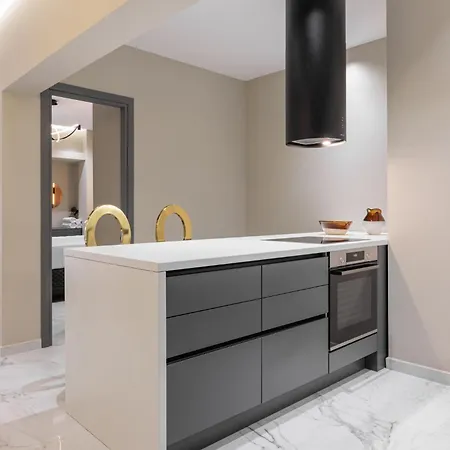 The Martini By Halu! - Modern In The Center *