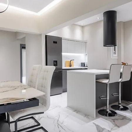 The Martini By Halu! - Modern In The Center