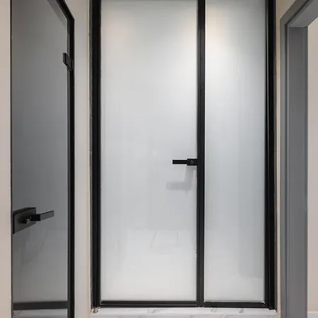 The Martini By Halu! - Modern In The Center