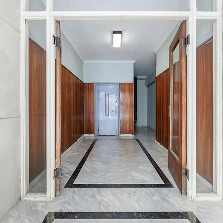 The Martini By Halu! - Modern In The Center *