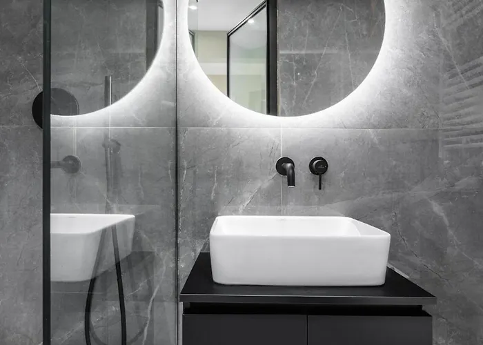 The Martini By Halu! - Modern In The Center